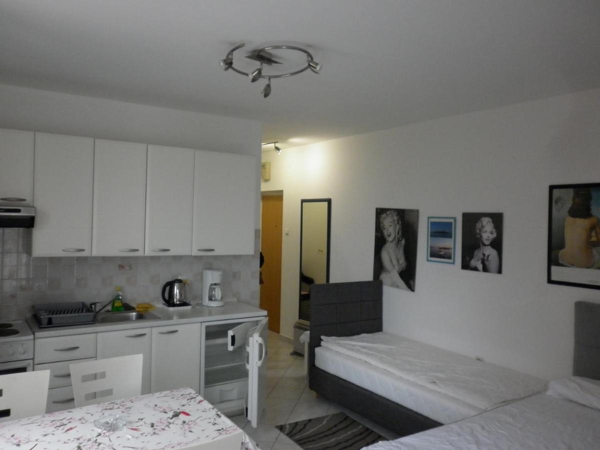Apartment Antoncic Драмал Екстериор снимка