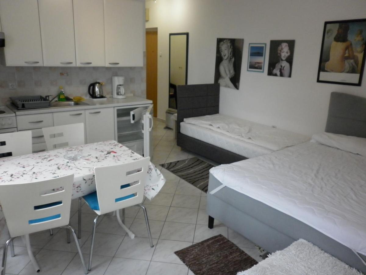 Apartment Antoncic Драмал Екстериор снимка