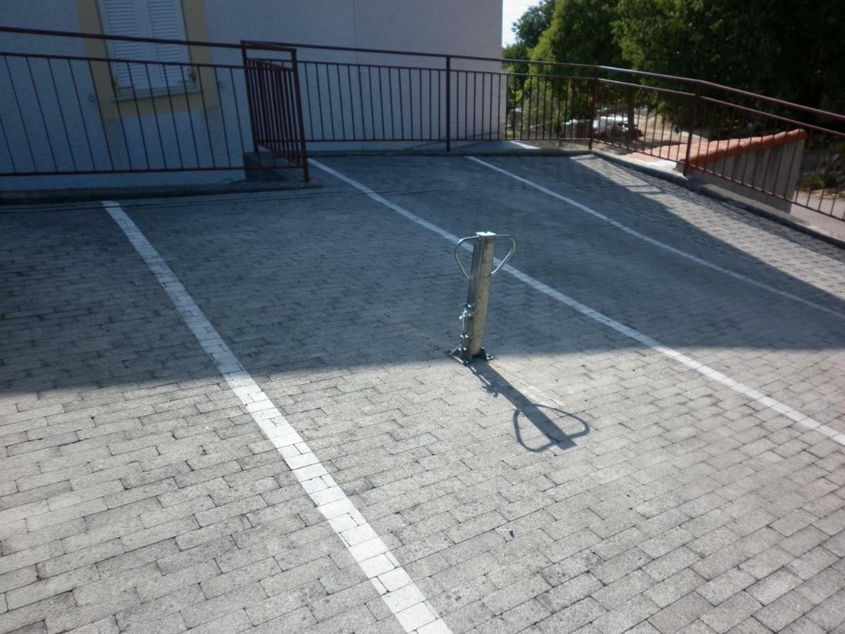 Apartment Antoncic Драмал Екстериор снимка