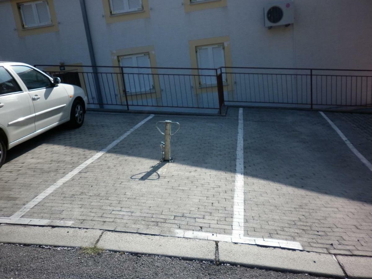 Apartment Antoncic Драмал Екстериор снимка